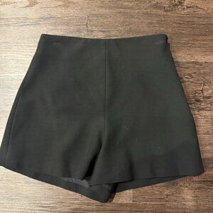 BLACK ZARA SHORS